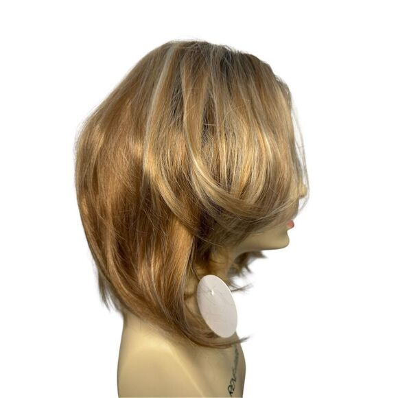 13” Short Strawberry Blond Light Brown Synthetic Bob Wig NEW - Picture 3 of 6